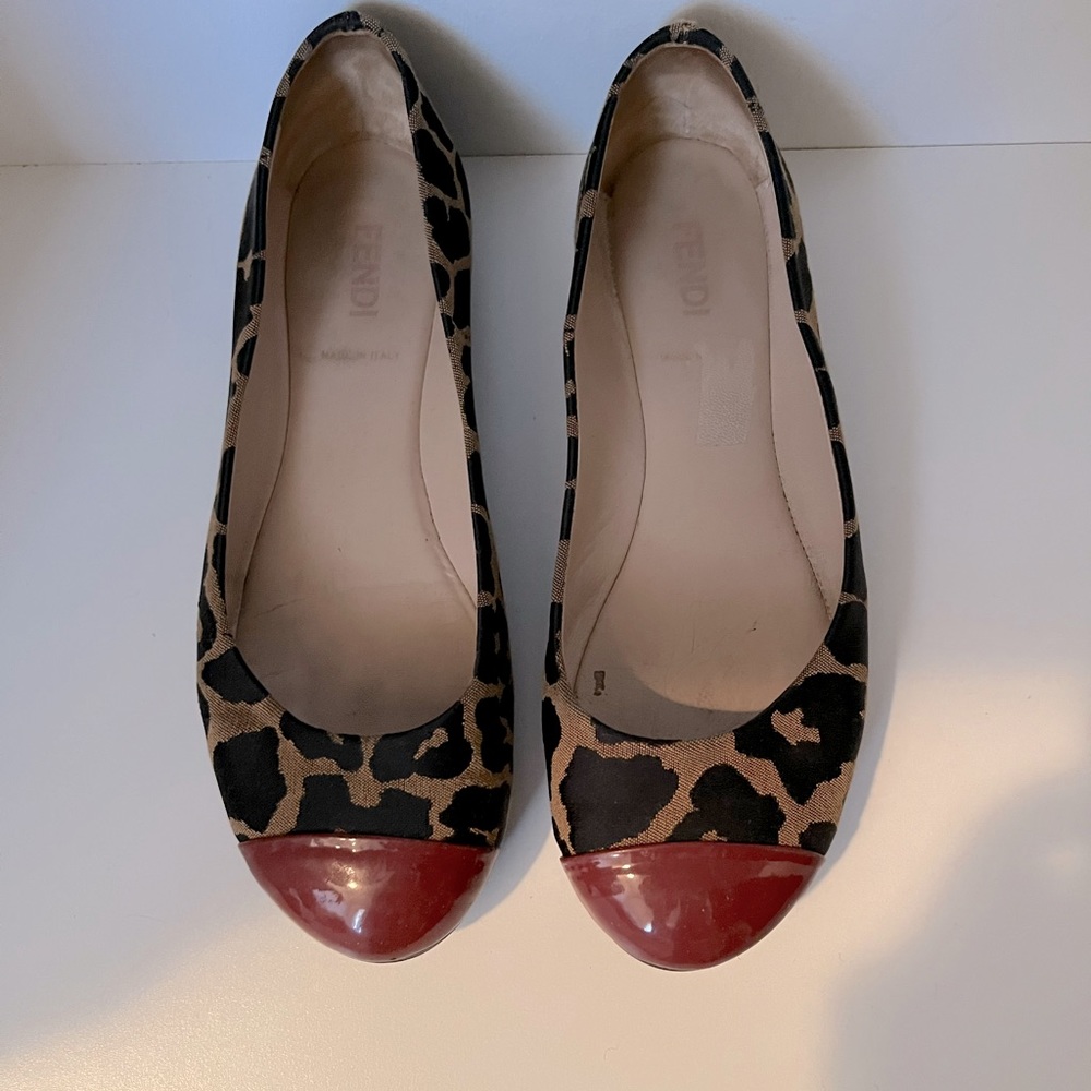FENDI Flats Leopard Black Red Gold (37.5)